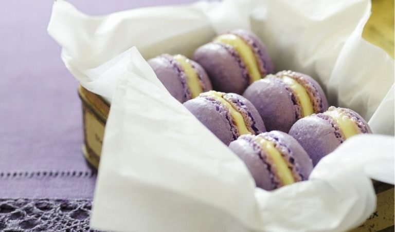 Blackberry Macarons – A Delicious Blackberry Cookie