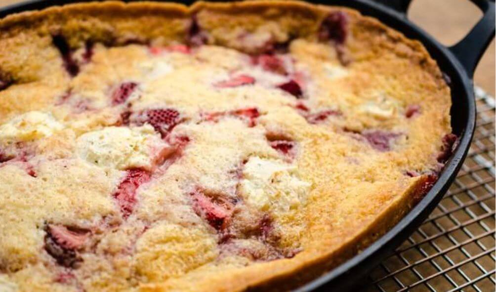 Strawberry Cobbler-Best Option For Dessert Lovers!